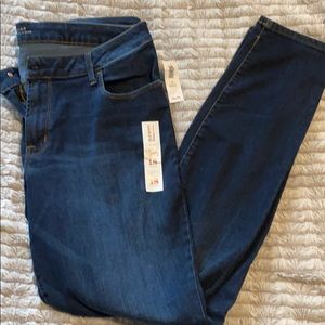 Old navy rockstar super skinny jeans NWT